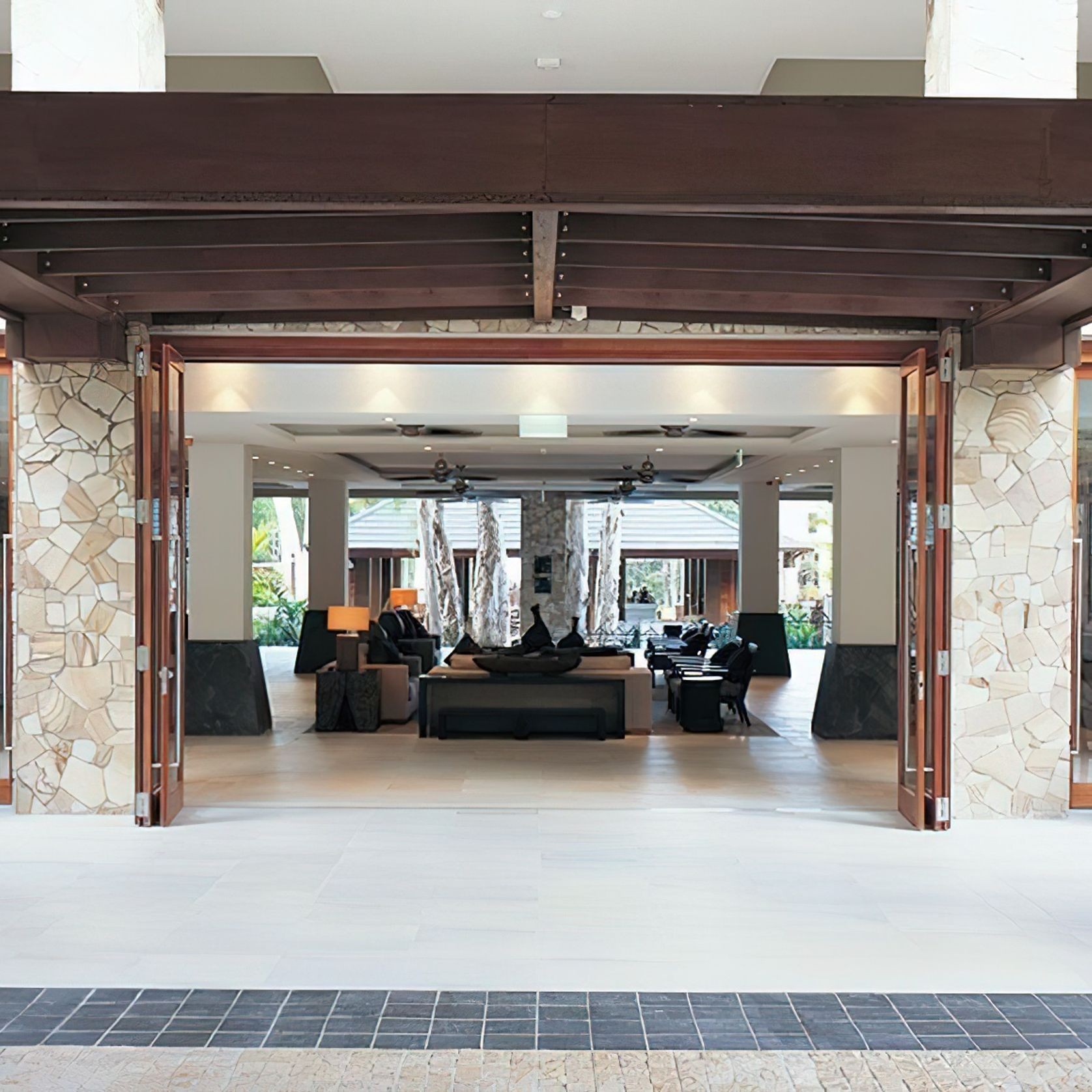 Centor E4 Folding Door System Hardware gallery detail image