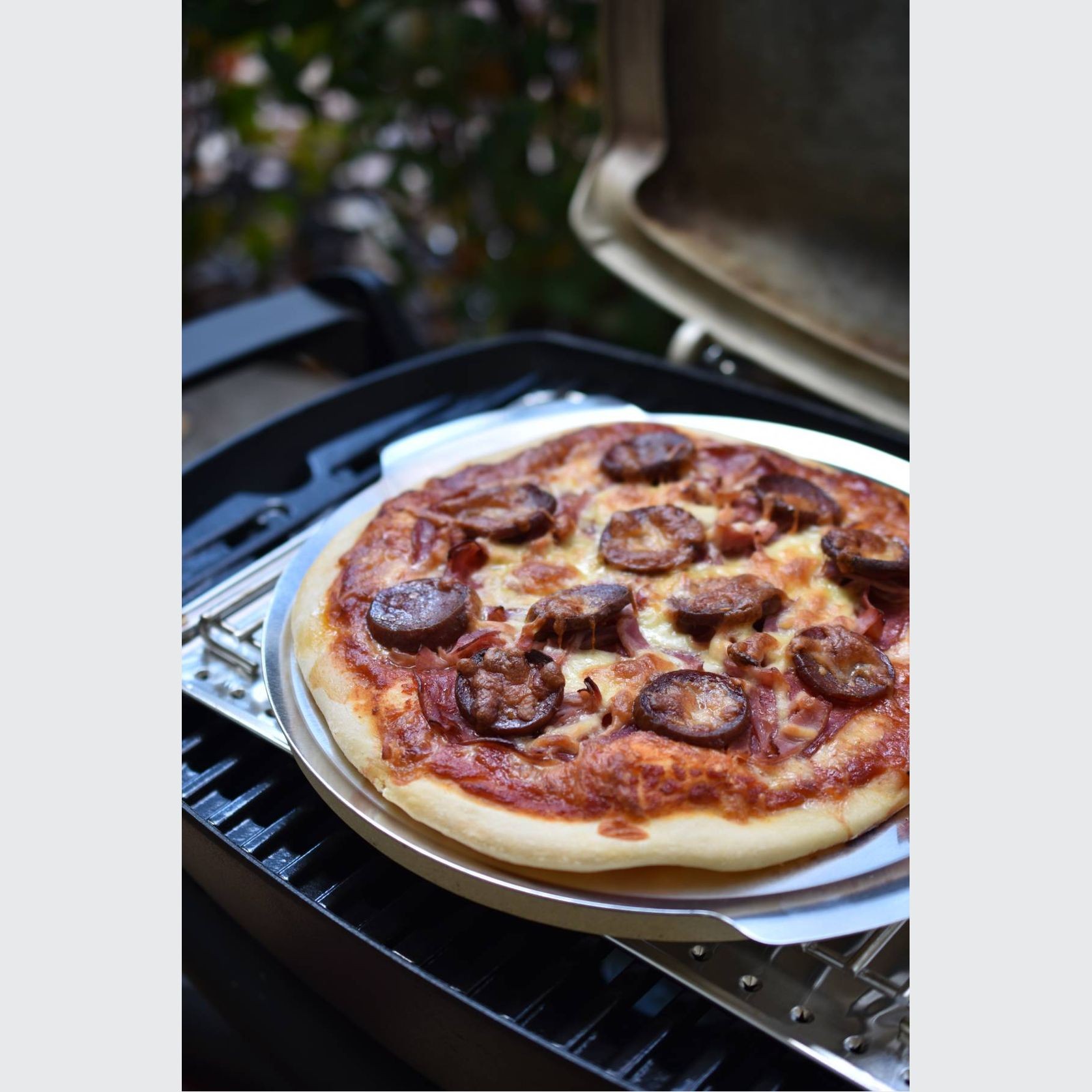 Weber Easy-Serve Pizza Tray gallery detail image