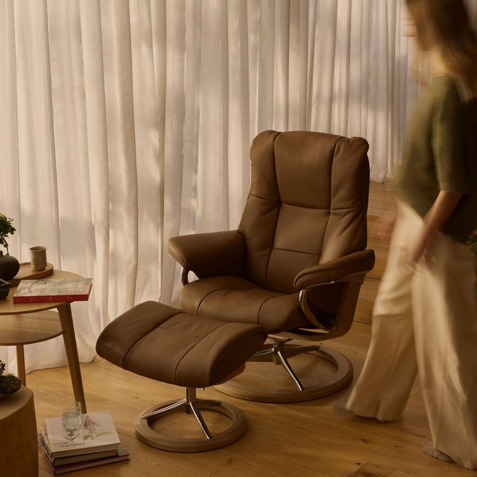 Stressless® Mayfair Signature Recliner gallery detail image