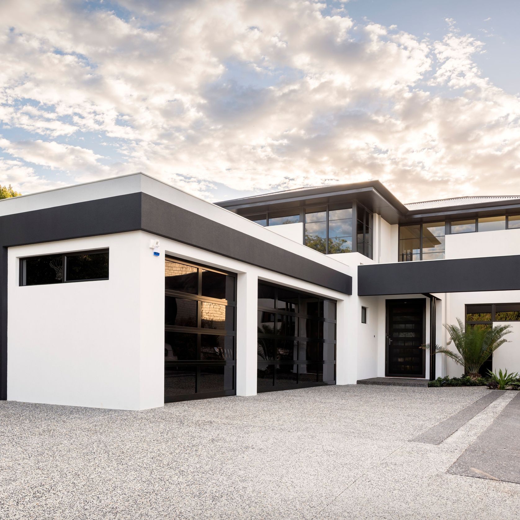 Panoramic Sectional Door gallery detail image