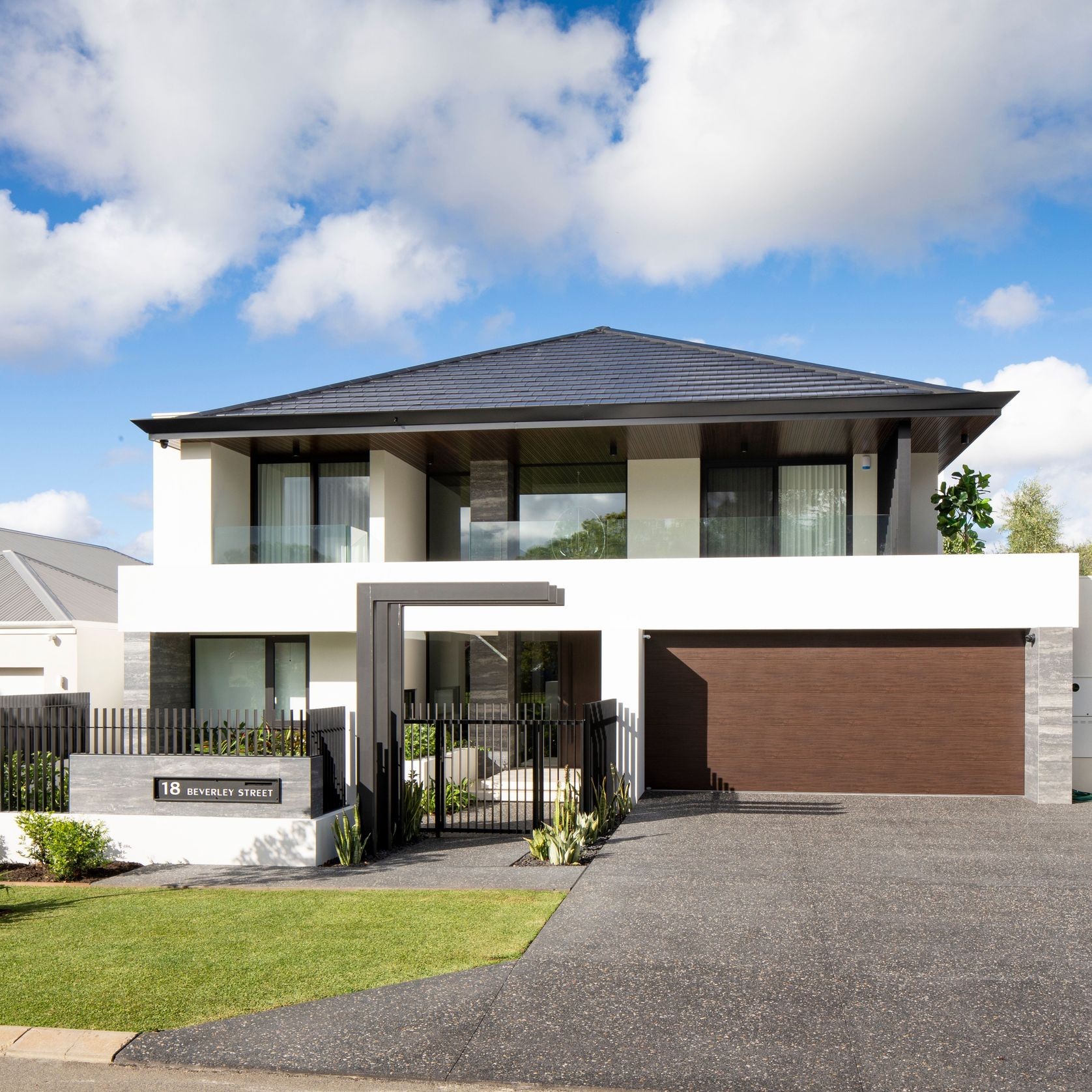 UniCote® LUX Garage Doors | Sectional Doors gallery detail image