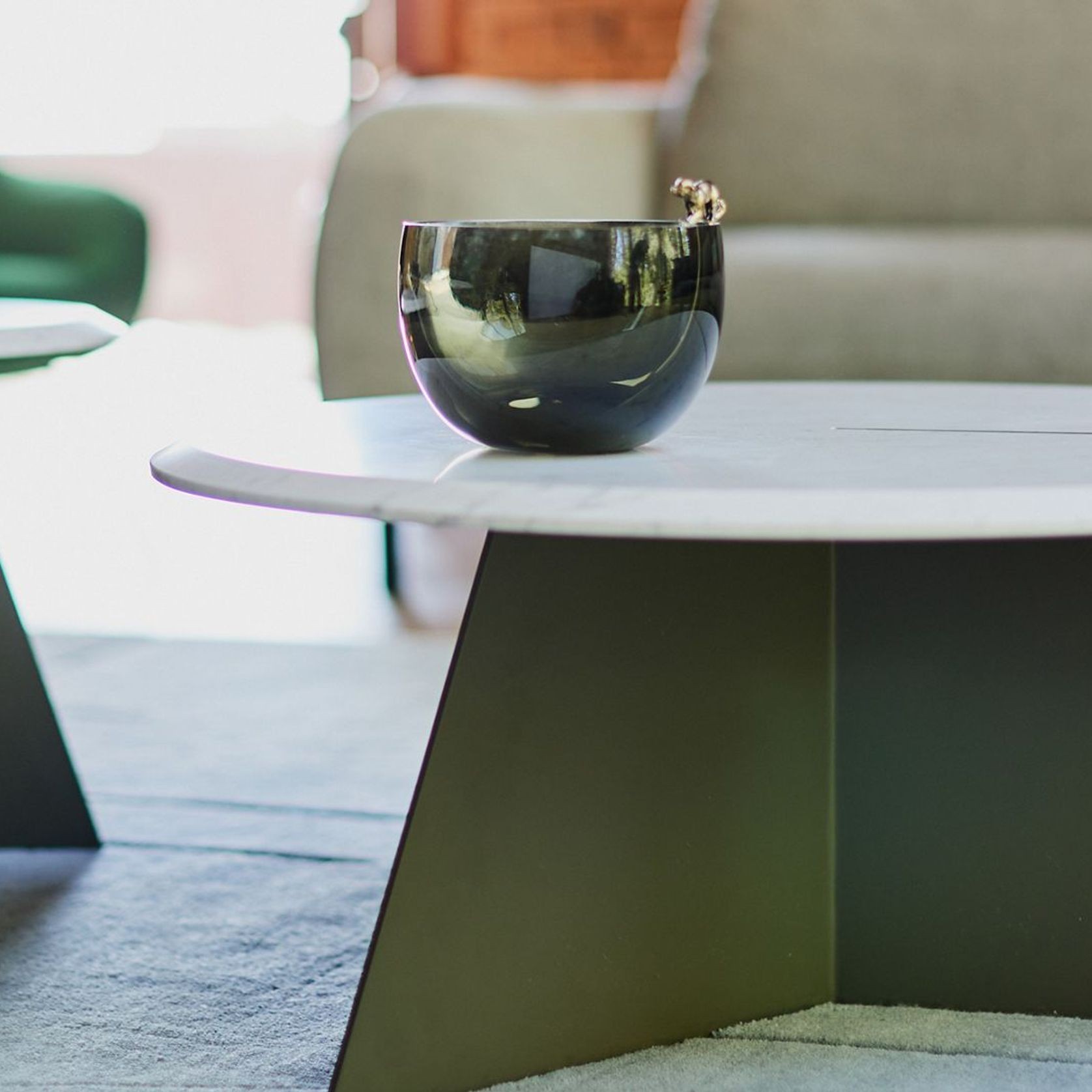 Nenuphar Bianco Carrare End Table gallery detail image