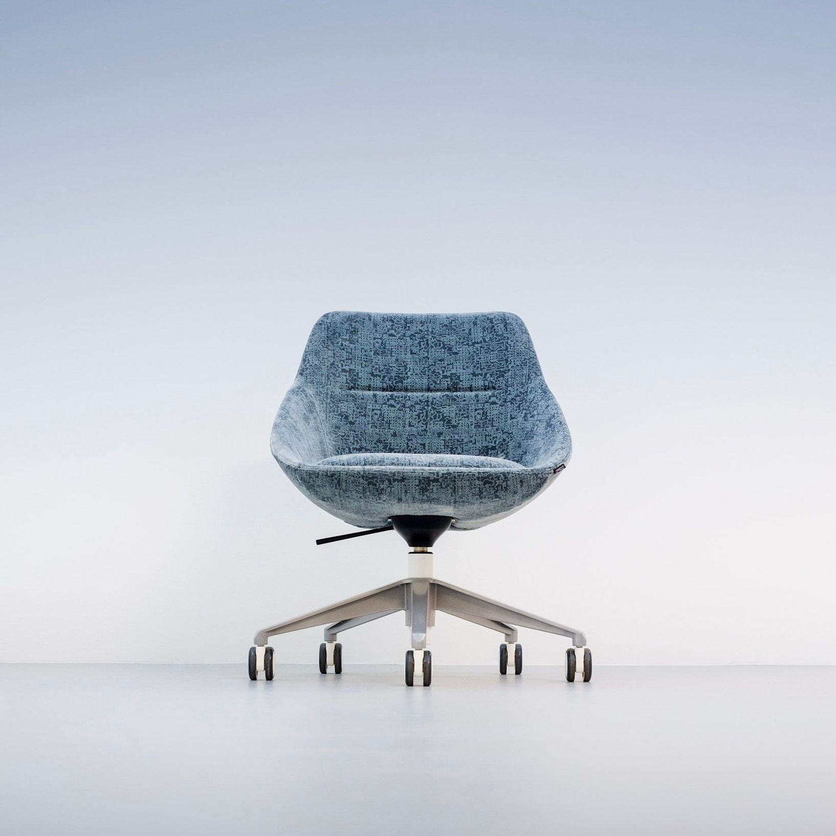 Offecct Ezy by Christophe Pillet gallery detail image