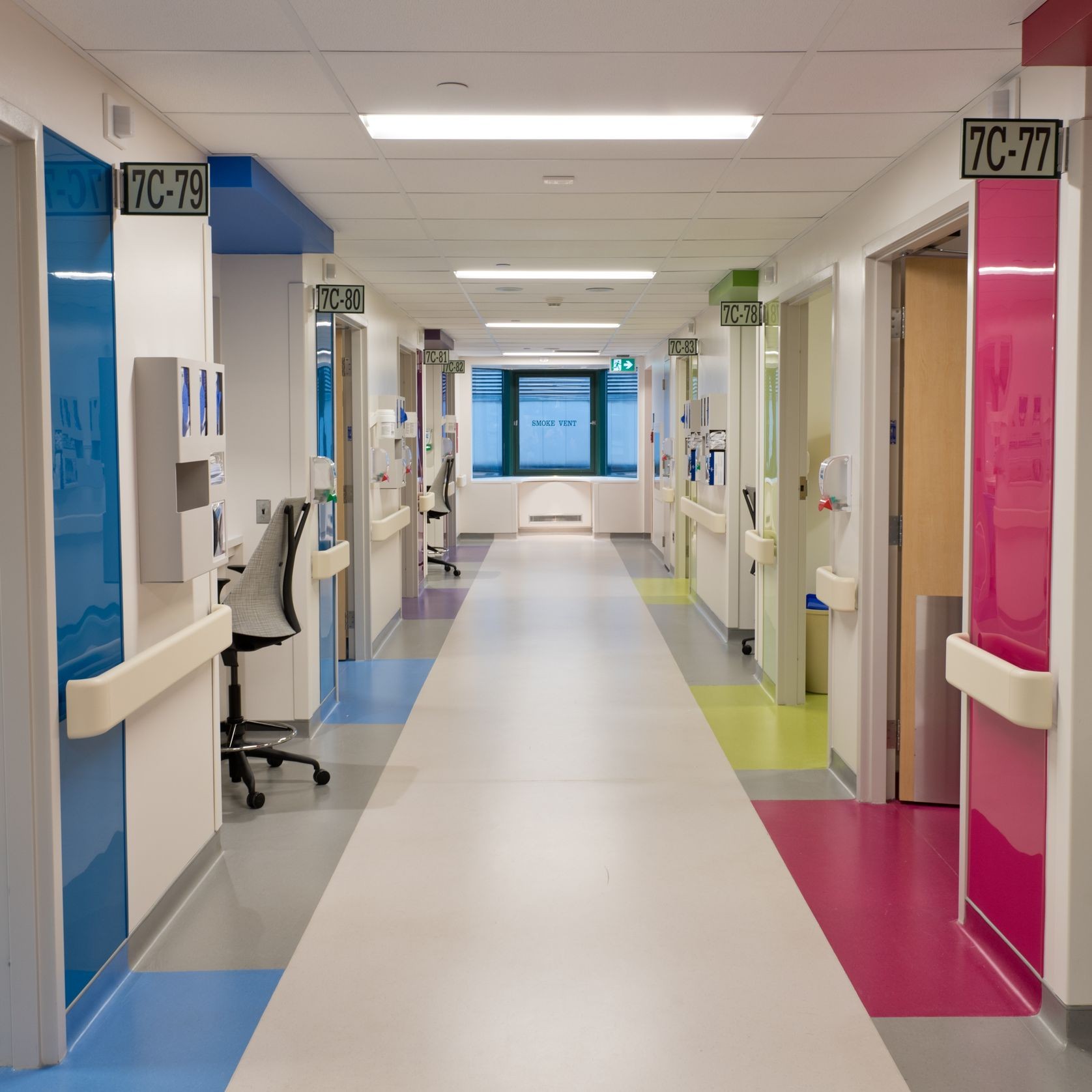 Altro Whiterock Chameleon™ Gloss Wall Lining gallery detail image